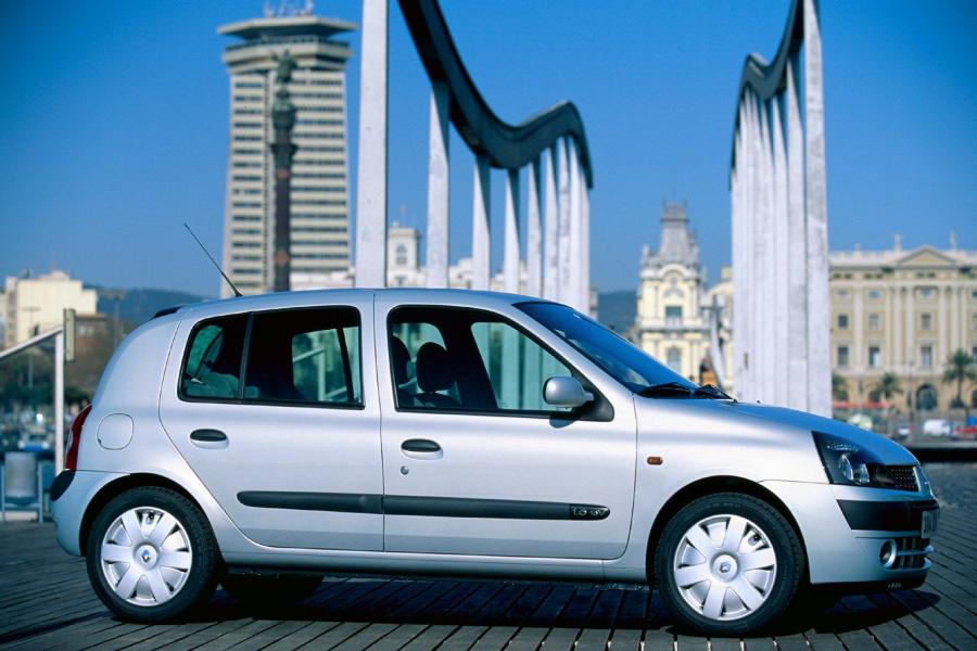  Renault Clio 5-Door 2001 года  (фото 11 из 14)